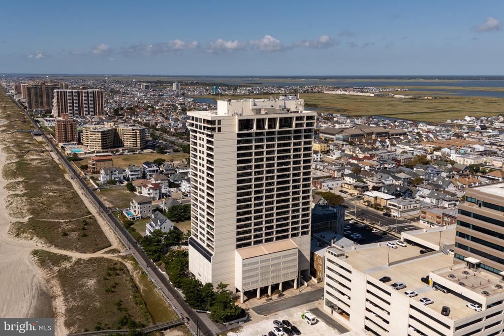 3851 BOARDWALK 1502