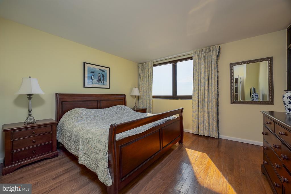 3851 BOARDWALK 1502