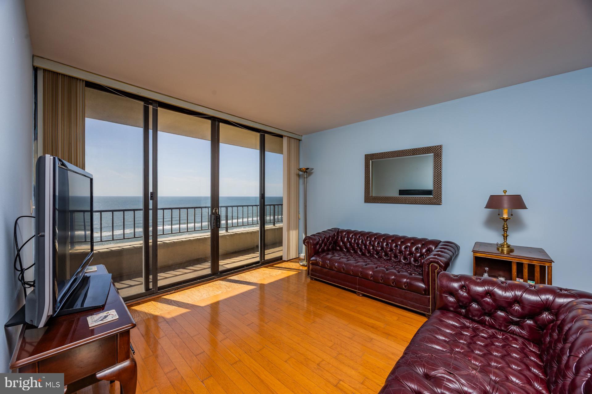 3851 BOARDWALK 1502