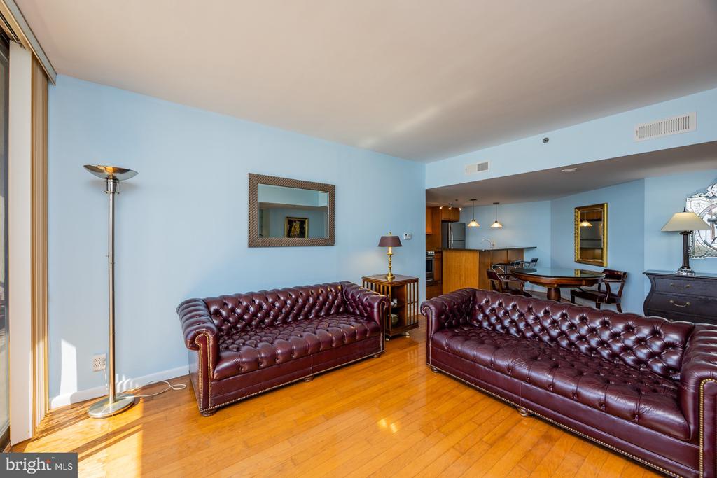 3851 BOARDWALK 1502