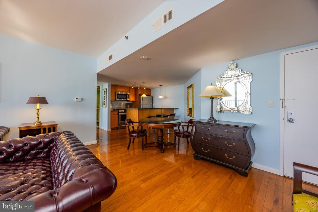 3851 BOARDWALK 1502