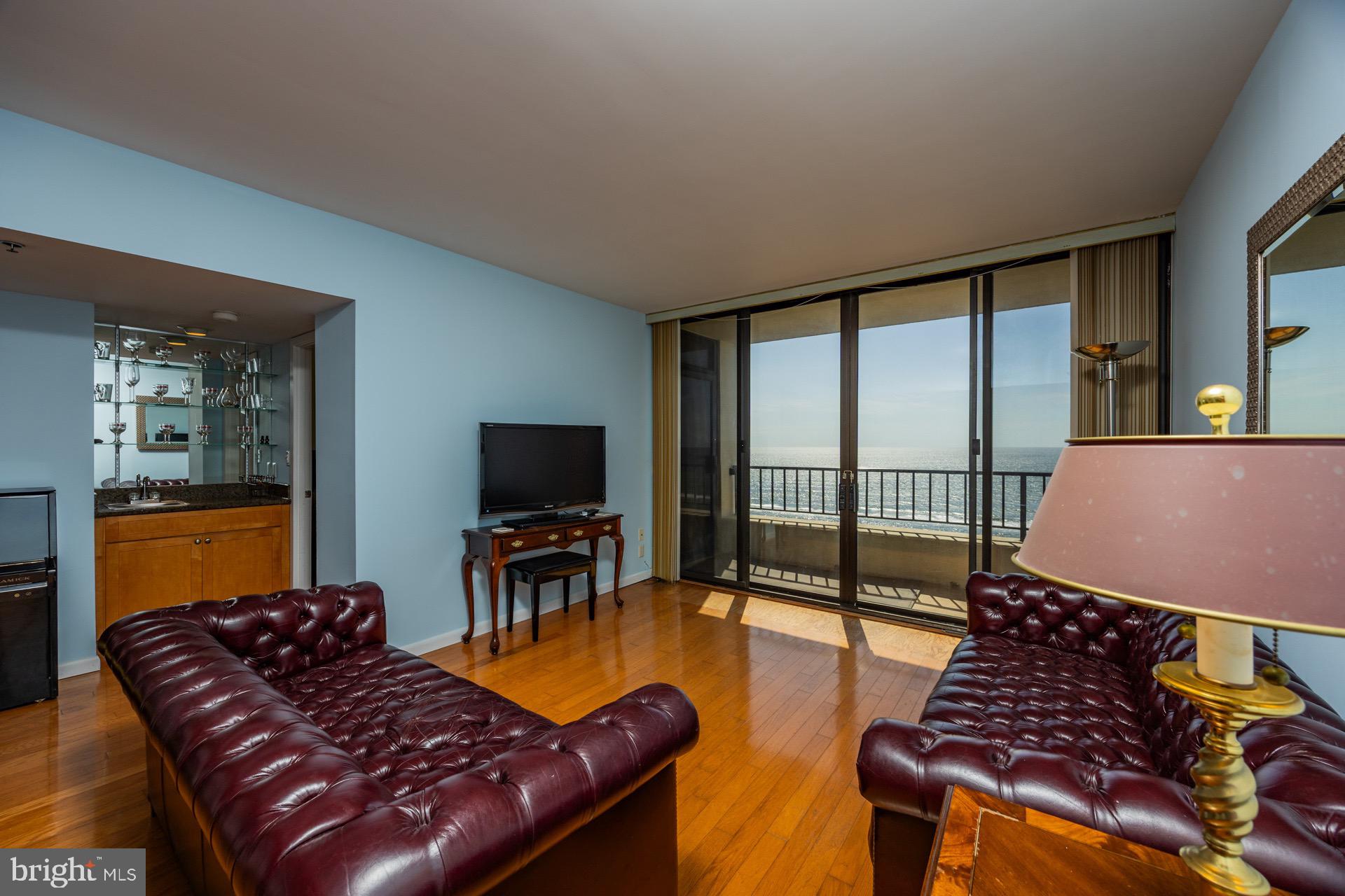 3851 BOARDWALK 1502