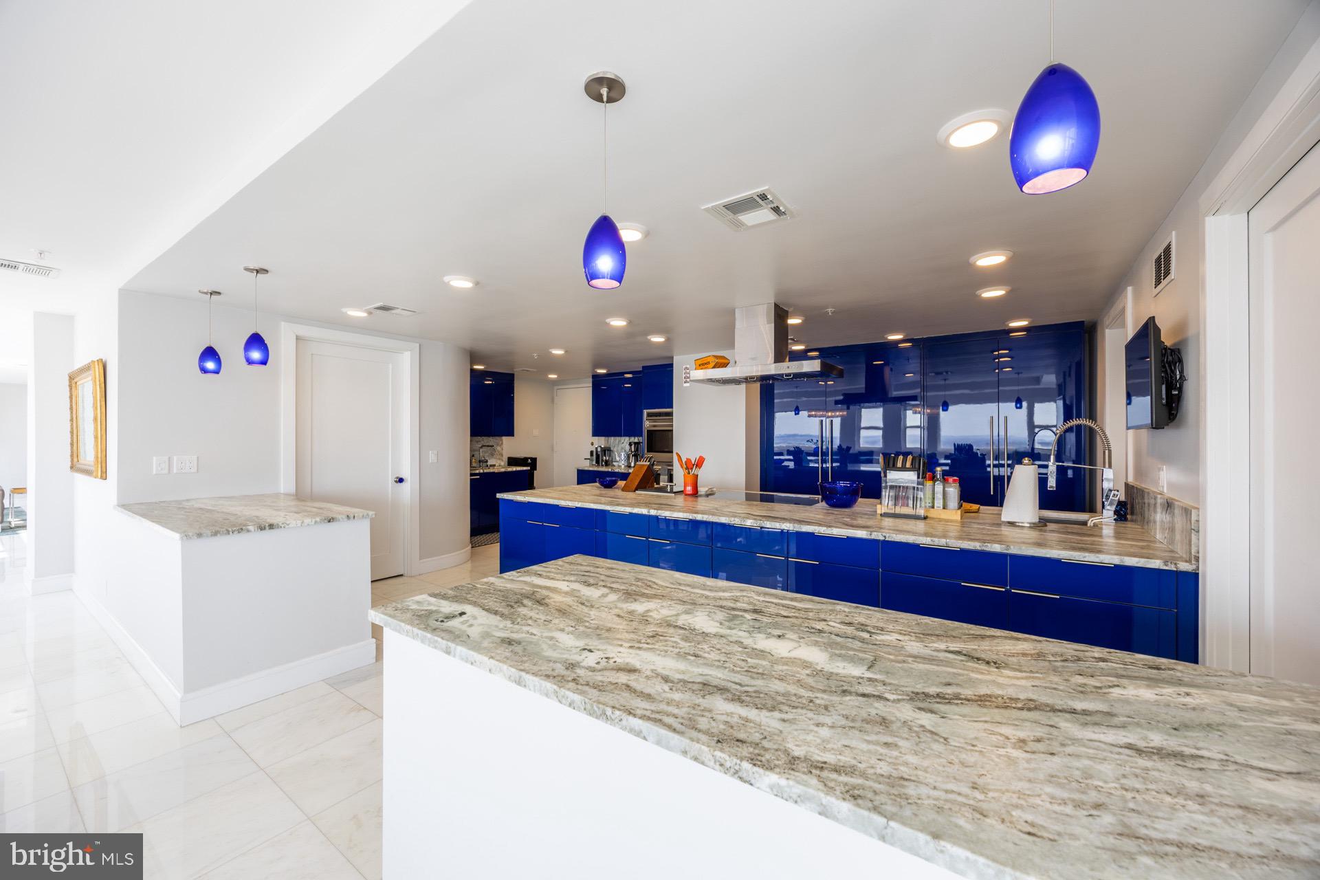 3101 BOARDWALK 3403-3405