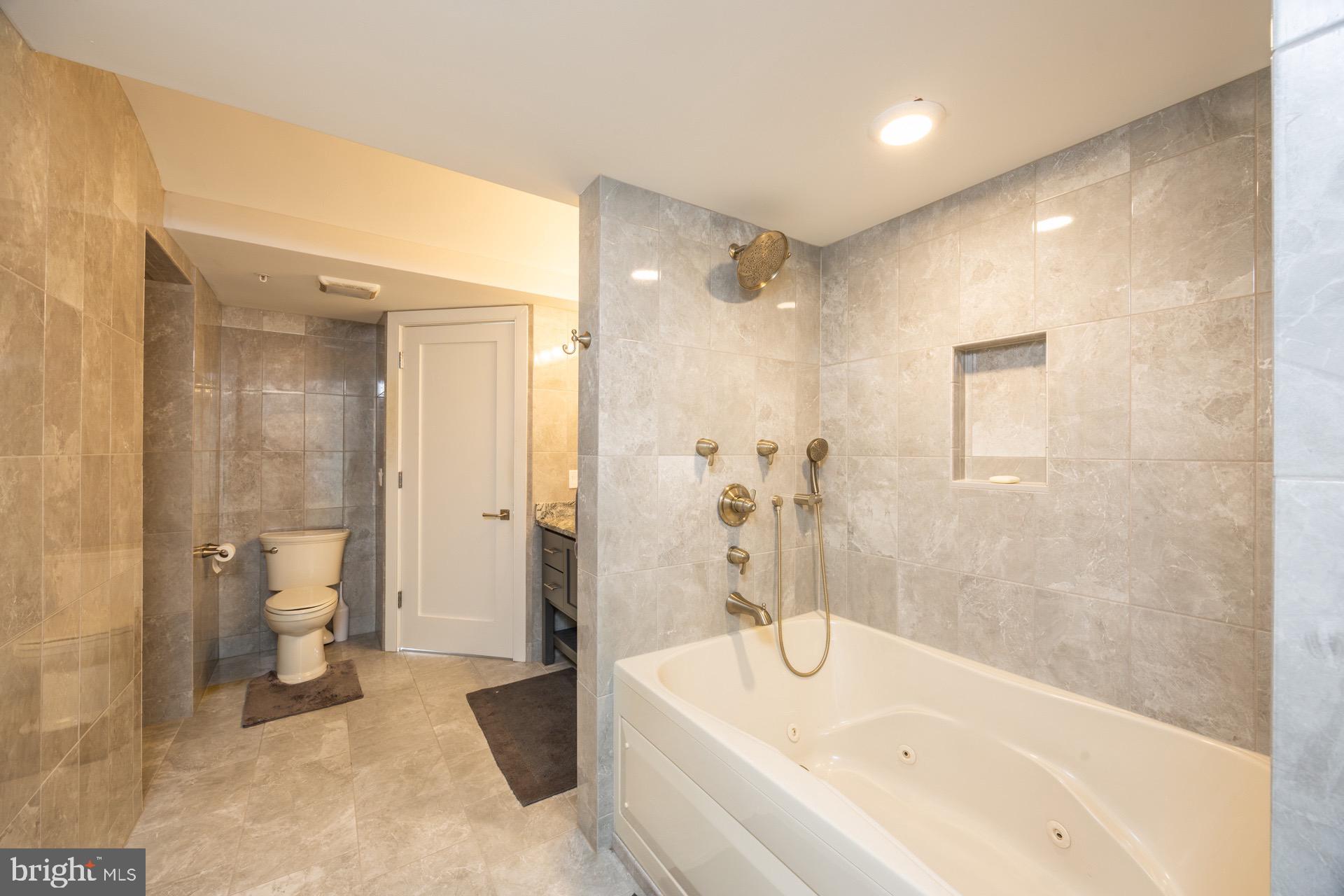 3101 BOARDWALK 3403-3405