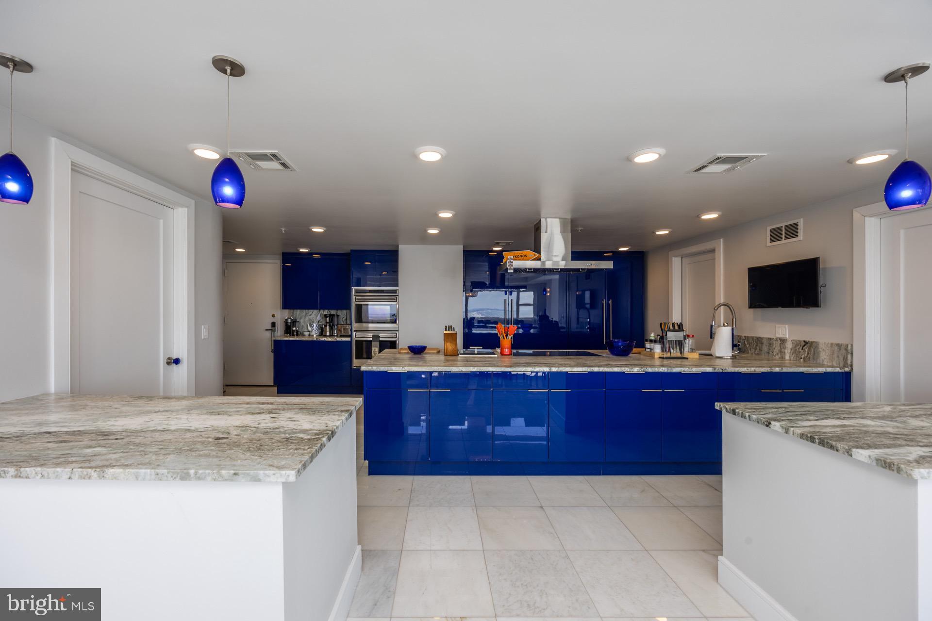 3101 BOARDWALK 3403-3405