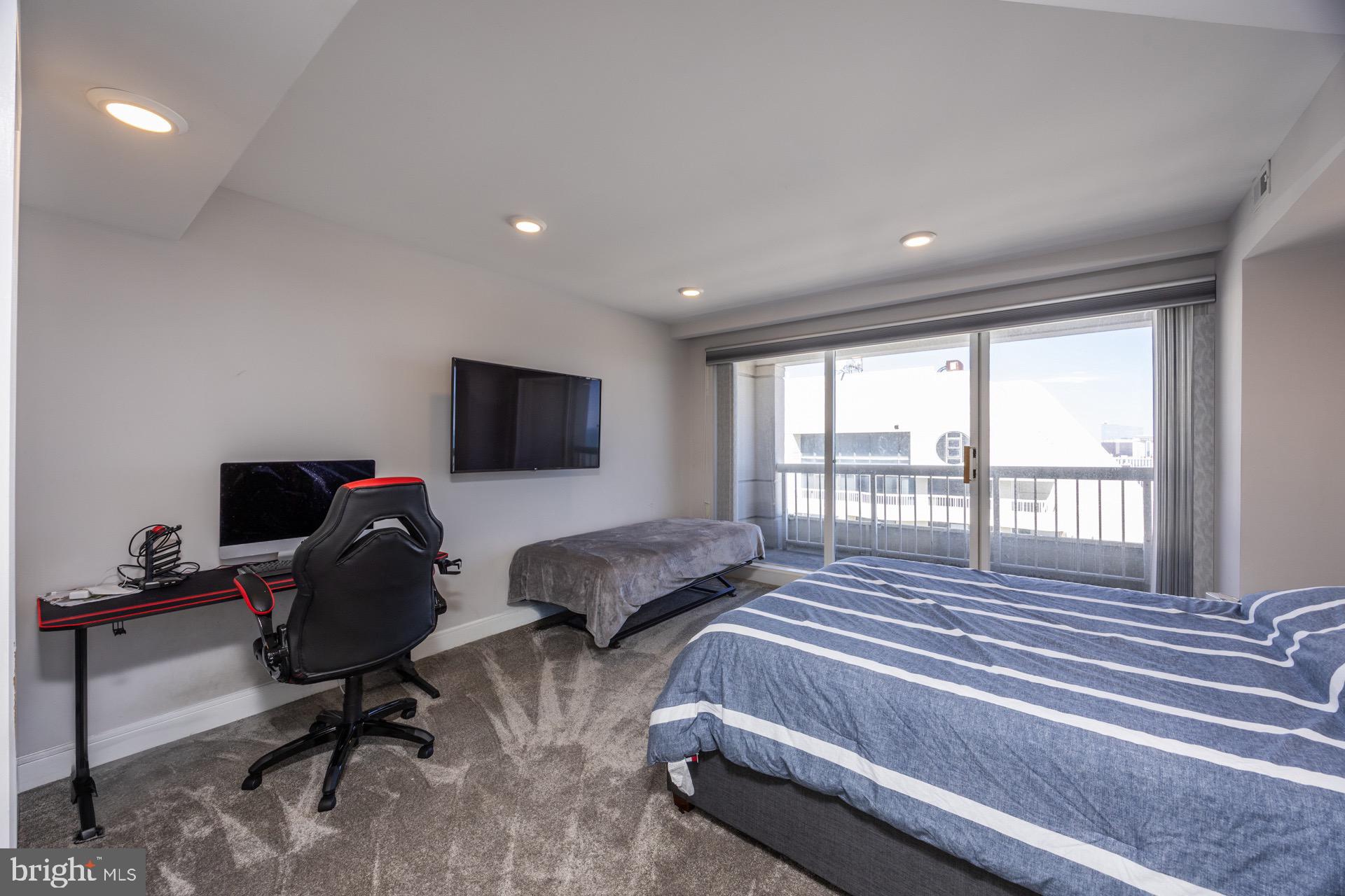 3101 BOARDWALK 3403-3405