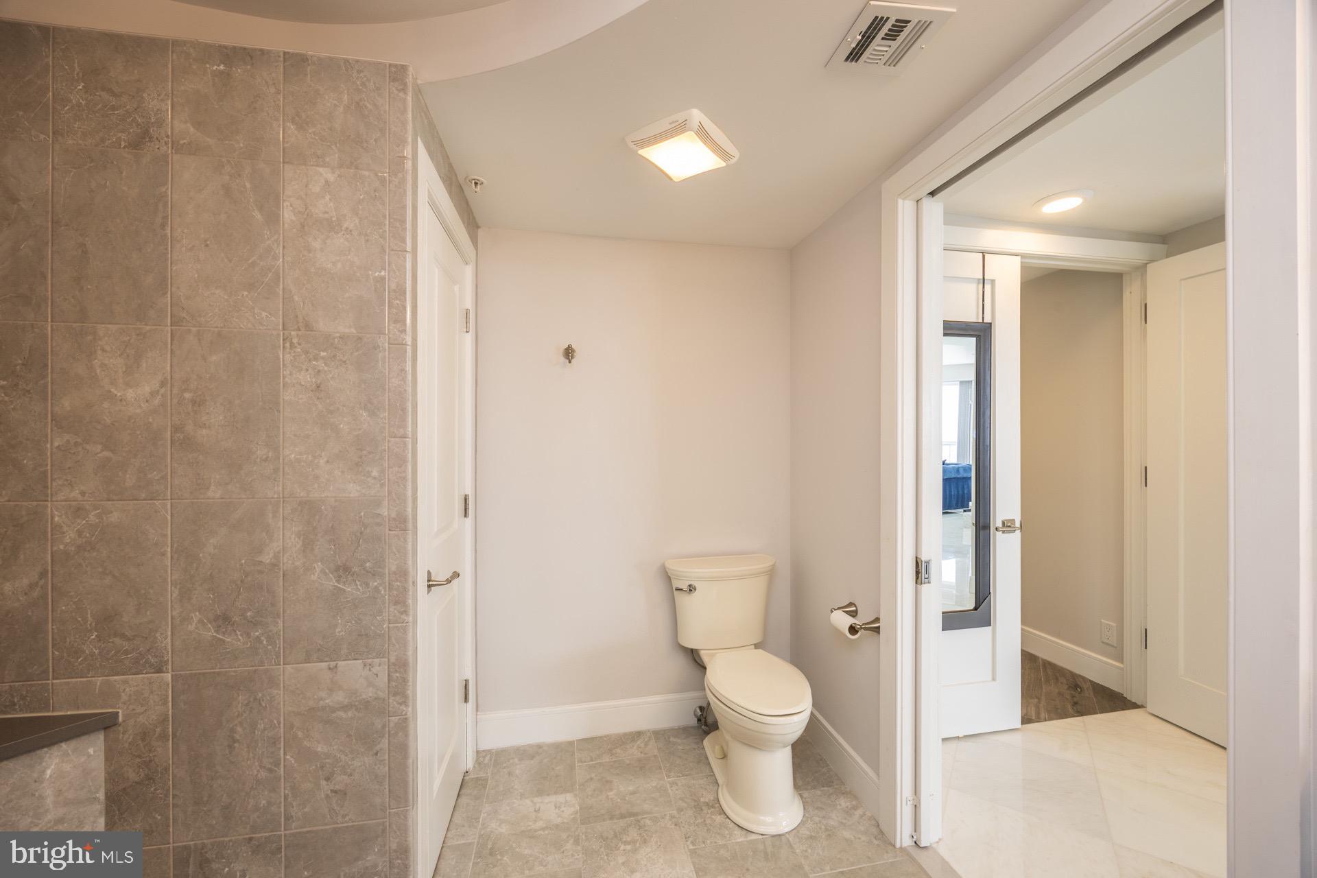 3101 BOARDWALK 3403-3405