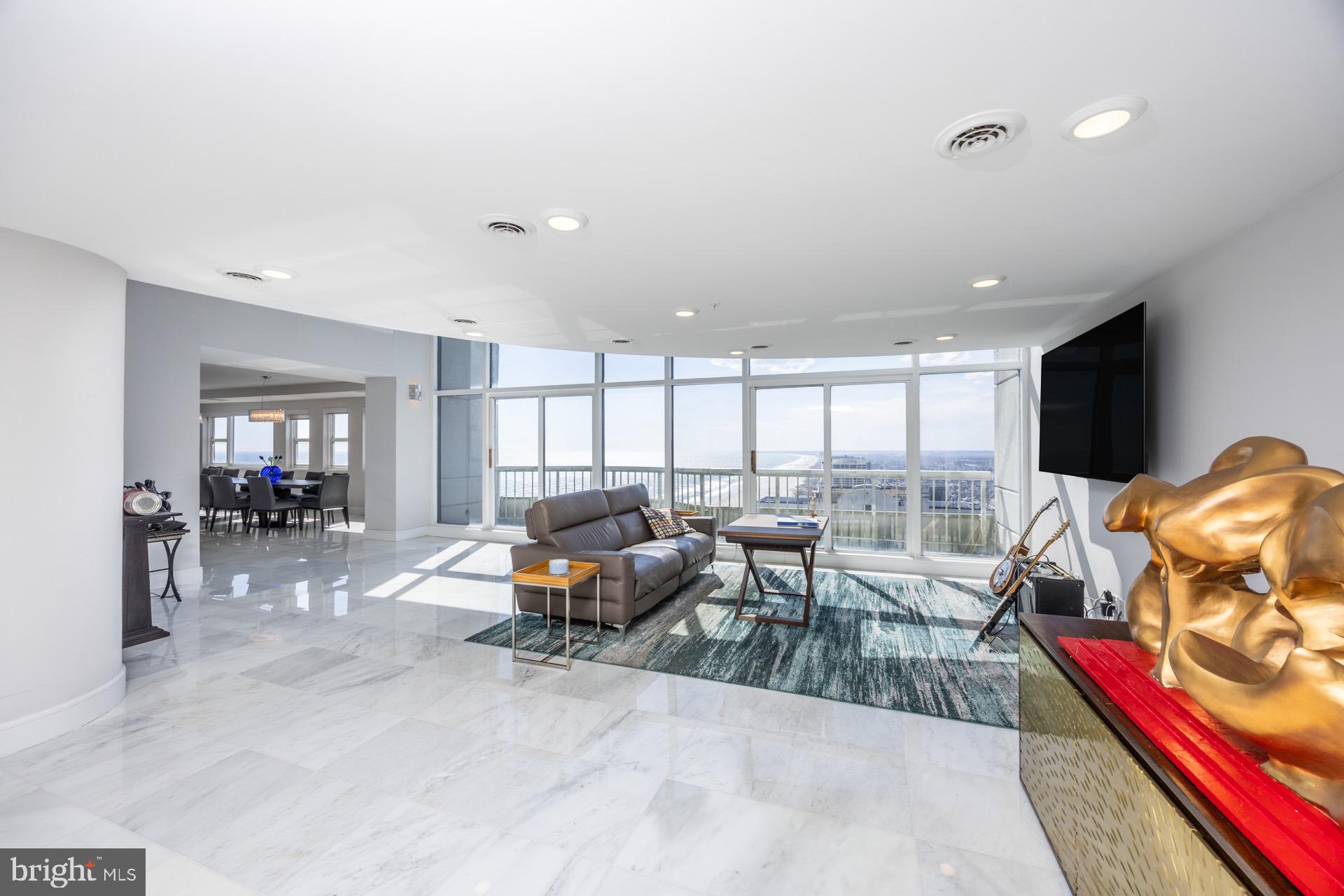 3101 BOARDWALK 3403-3405