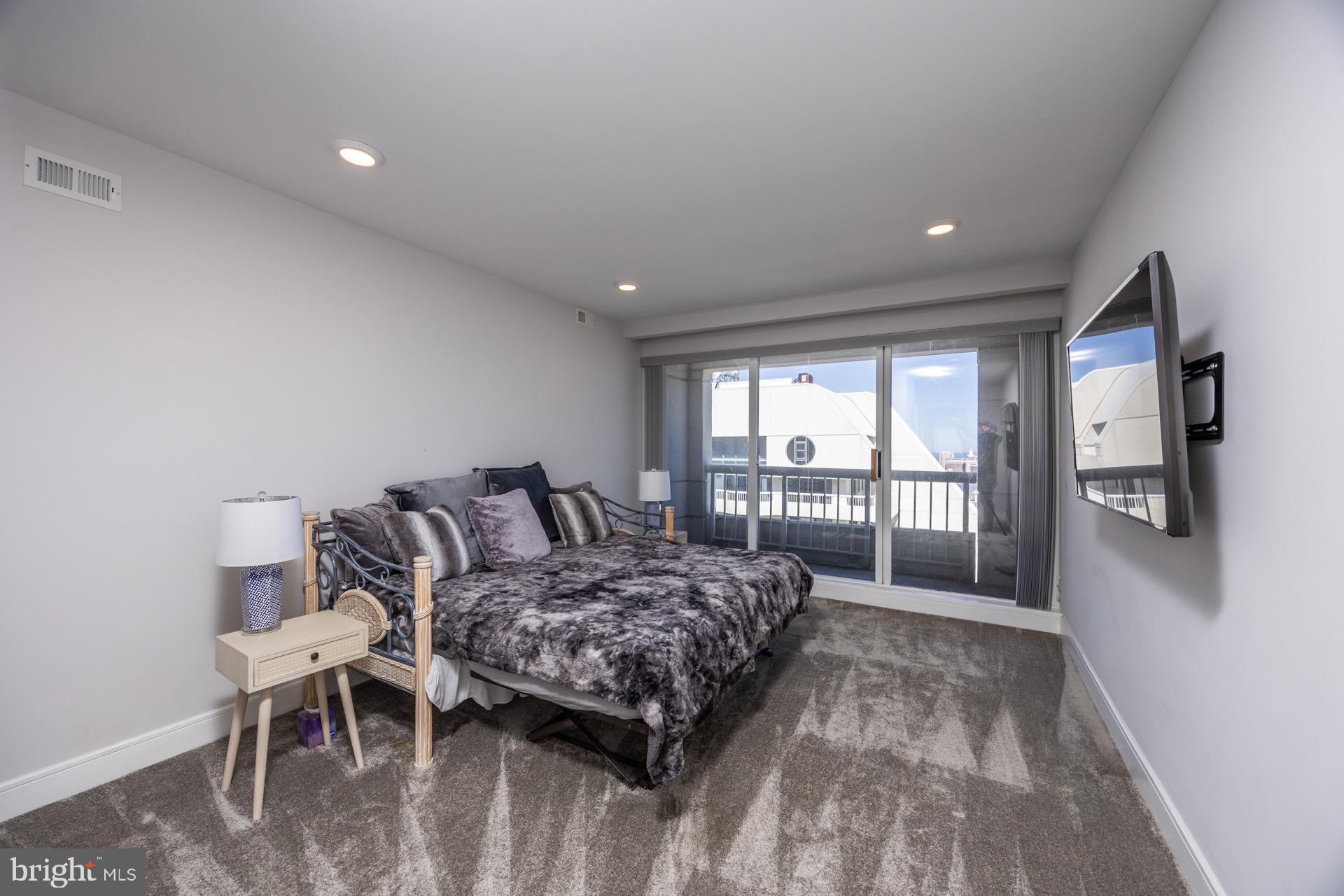 3101 BOARDWALK 3403-3405