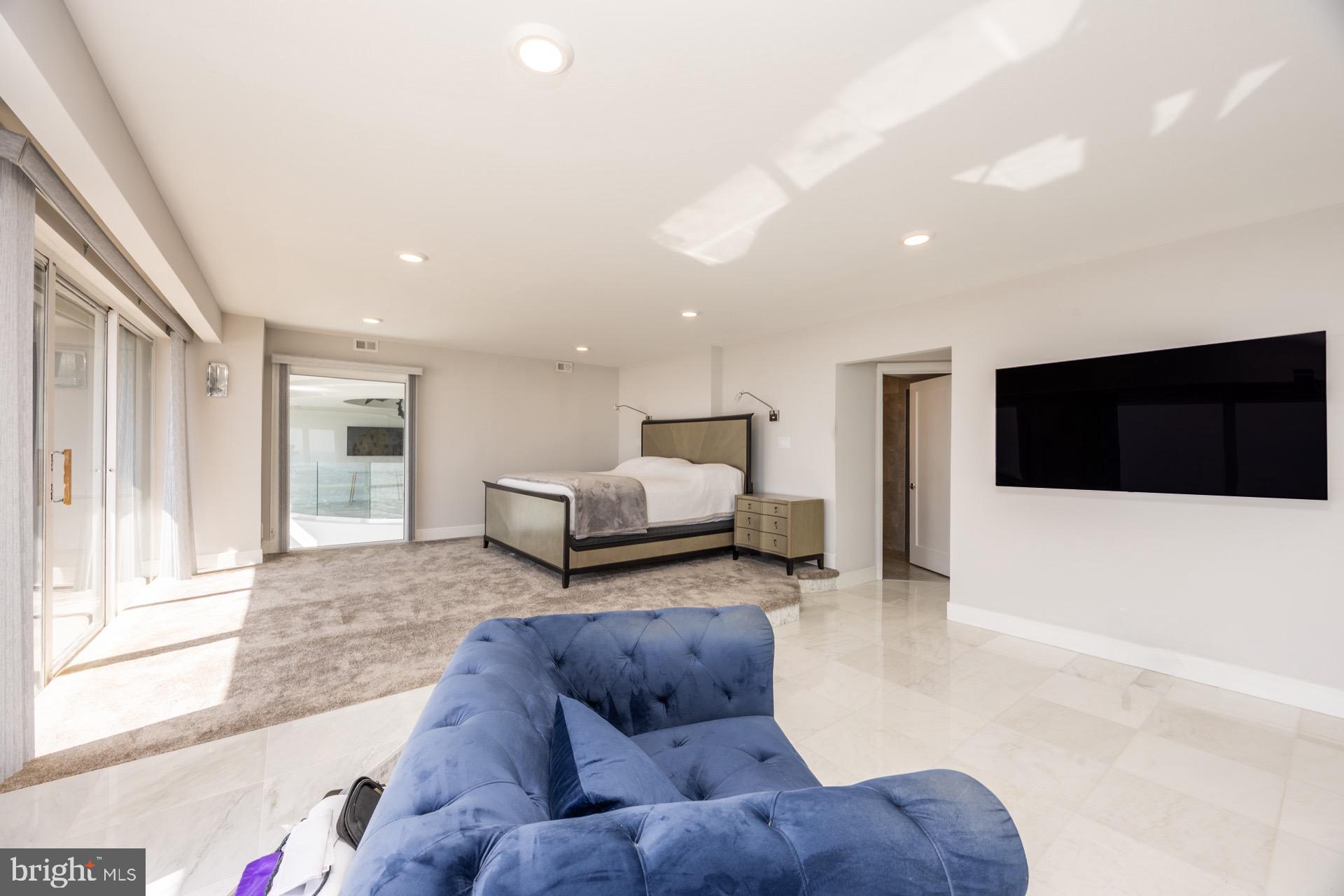 3101 BOARDWALK 3403-3405