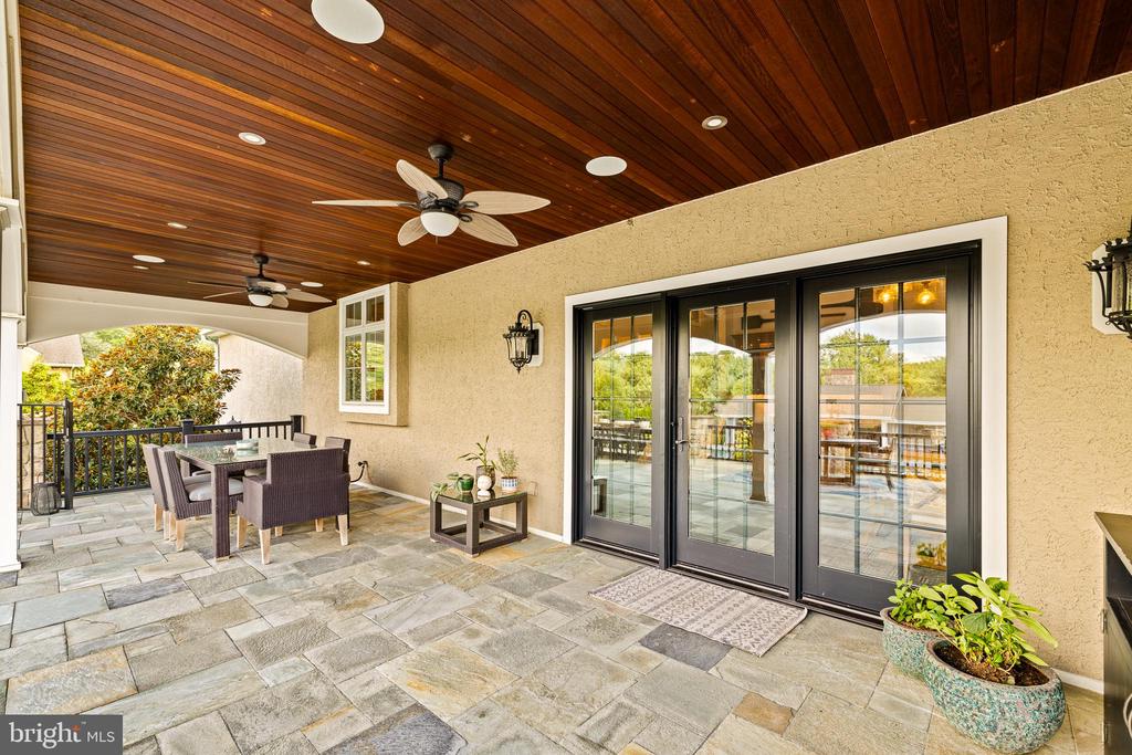 171 Country Club Dr