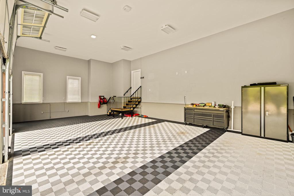 171 Country Club Dr