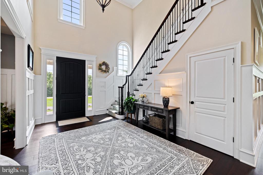 171 Country Club Dr