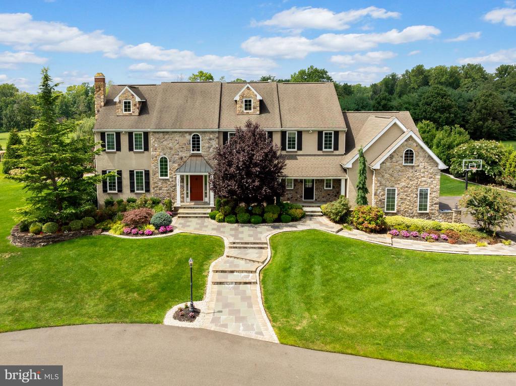 171 Country Club Dr