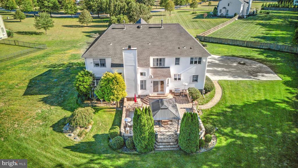 6 Amberwood Ln