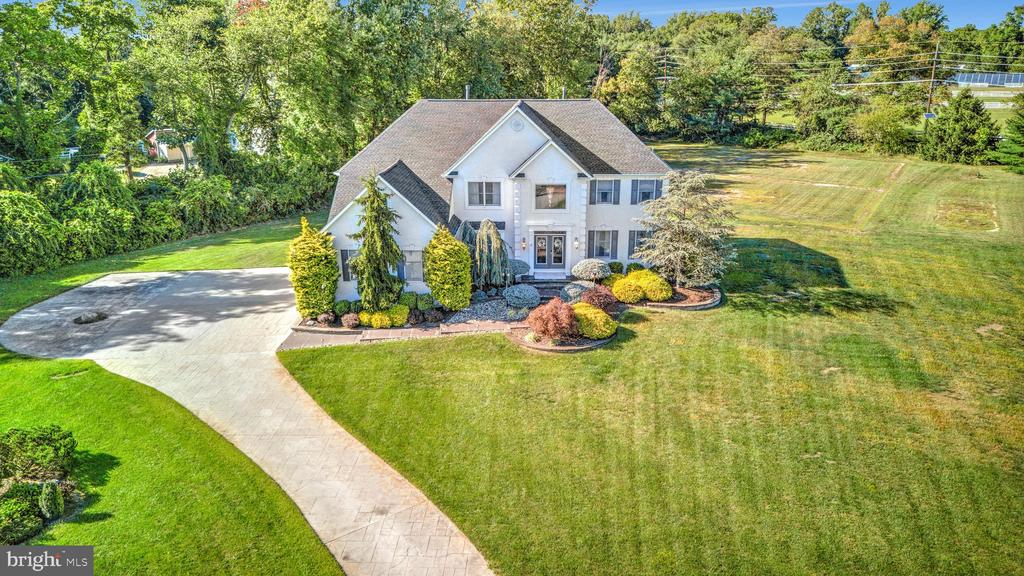 6 Amberwood Ln