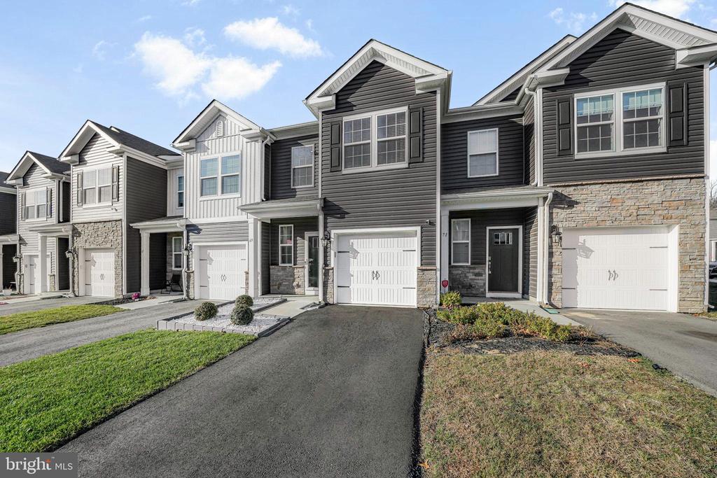 69 PEREGRINE WAY