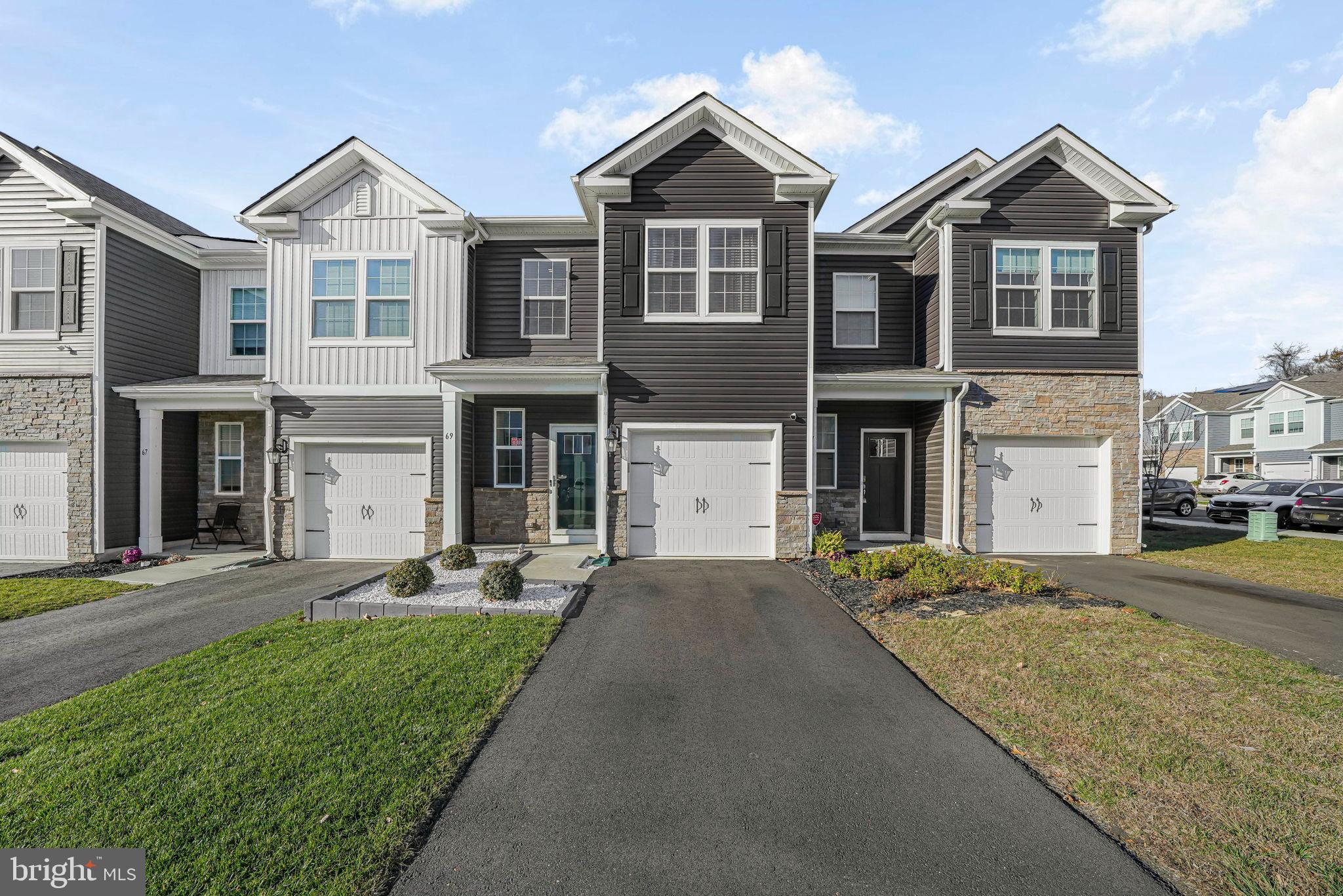 69 PEREGRINE WAY