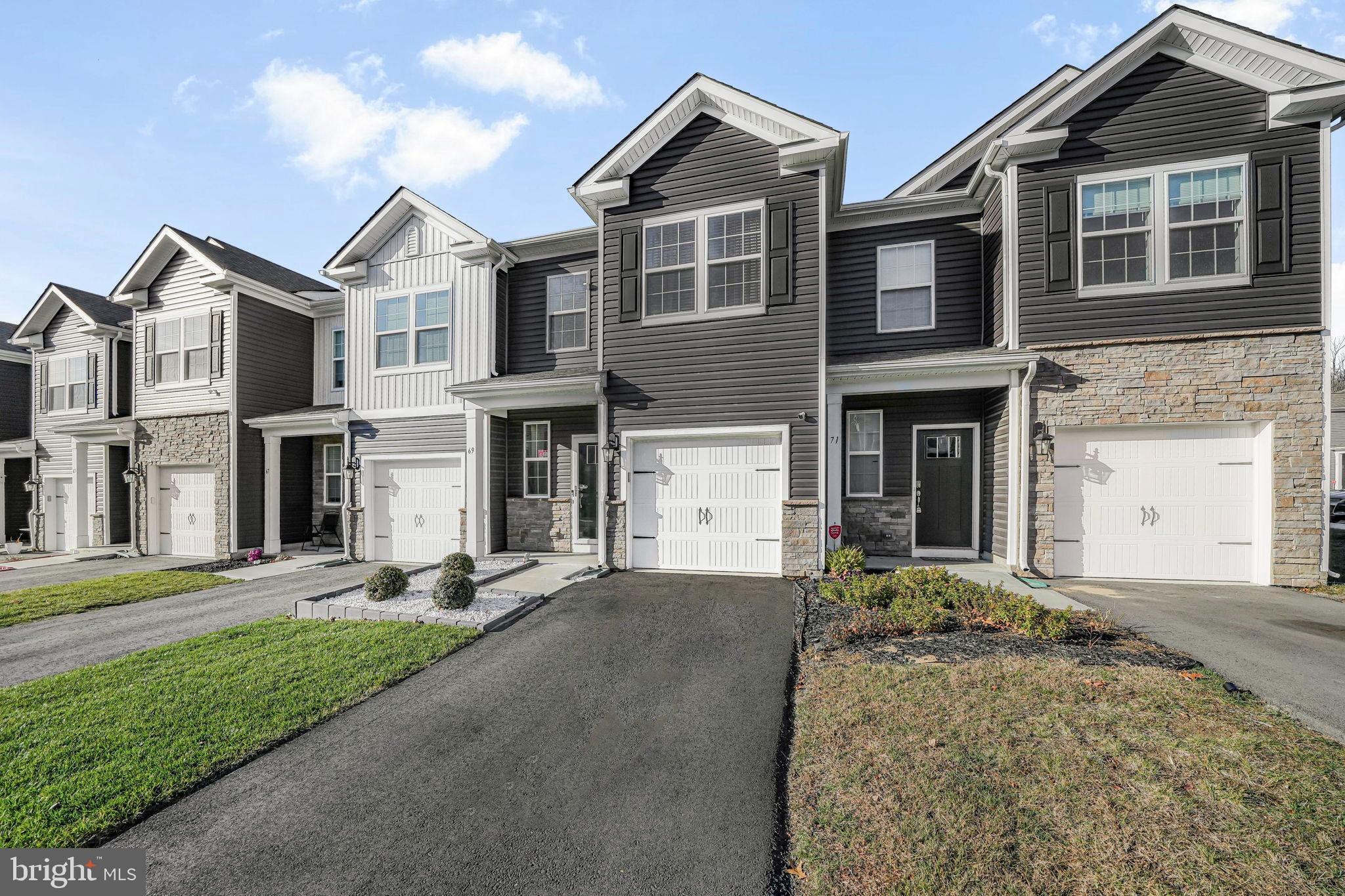 69 PEREGRINE WAY