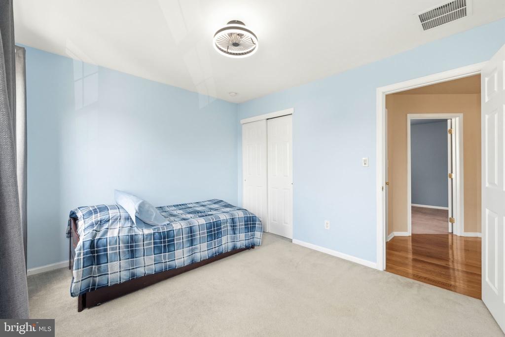 17 PADDOCK ROAD