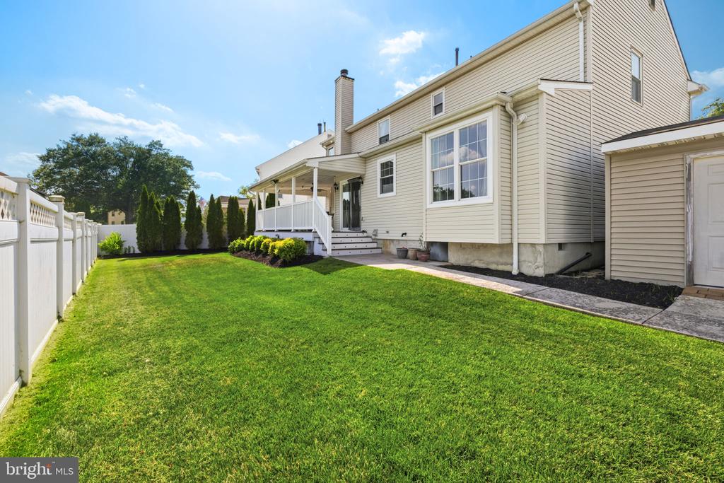 17 PADDOCK ROAD