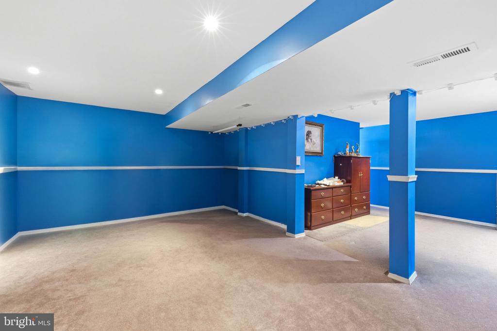 17 PADDOCK ROAD