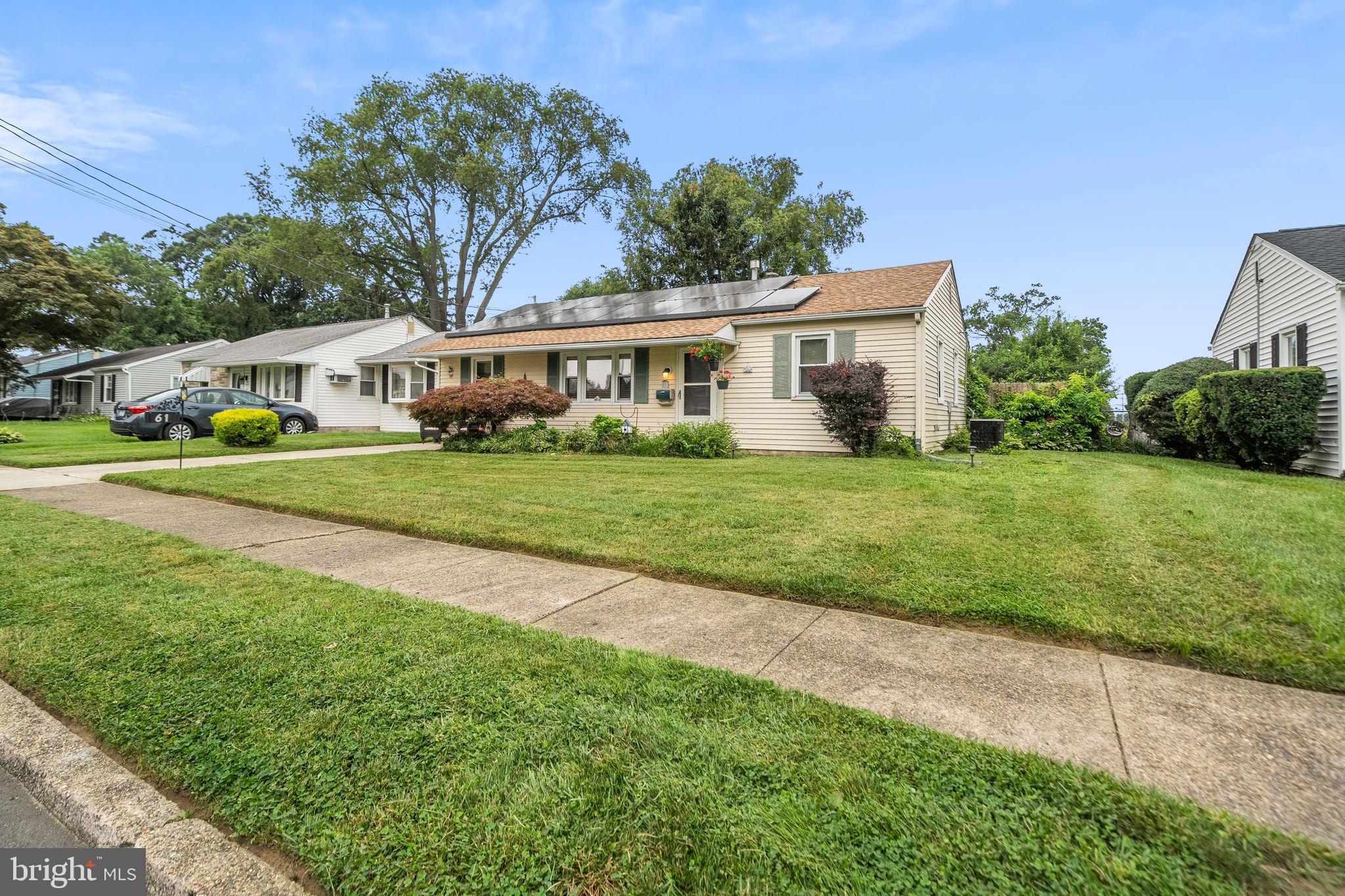 61 Oak Ave