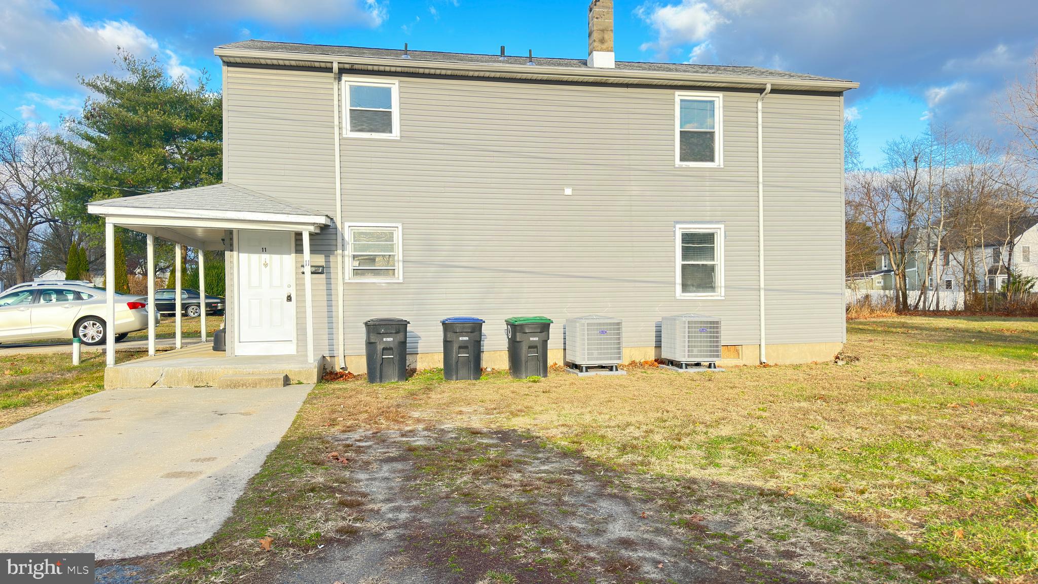 11 N Carlton St #11