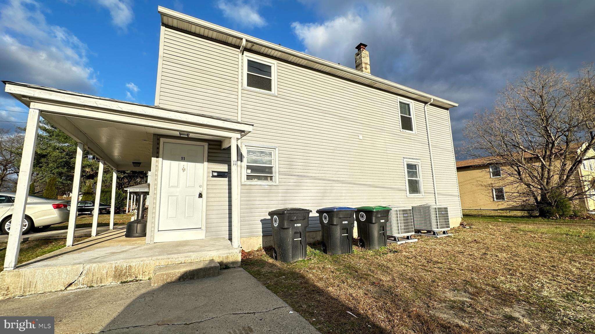 11 N Carlton St #11