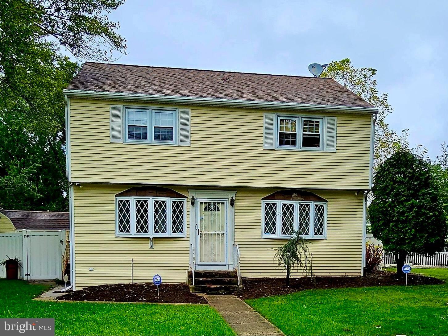403 N Warwick Rd