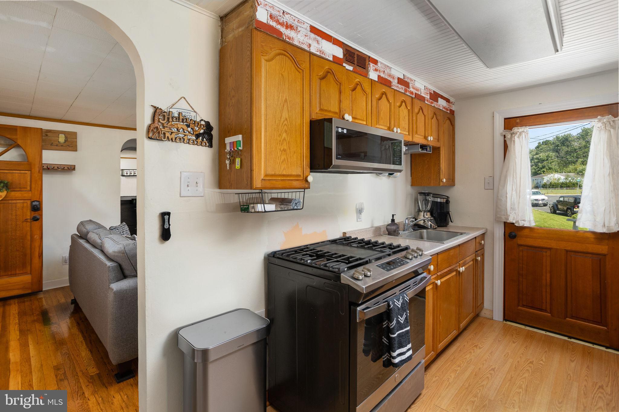 615 Winthrop Ave
