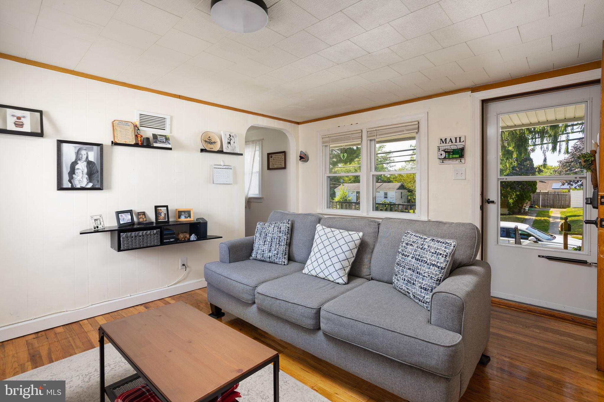 615 Winthrop Ave