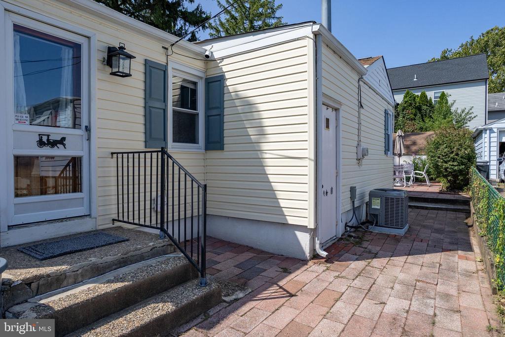 615 Winthrop Ave