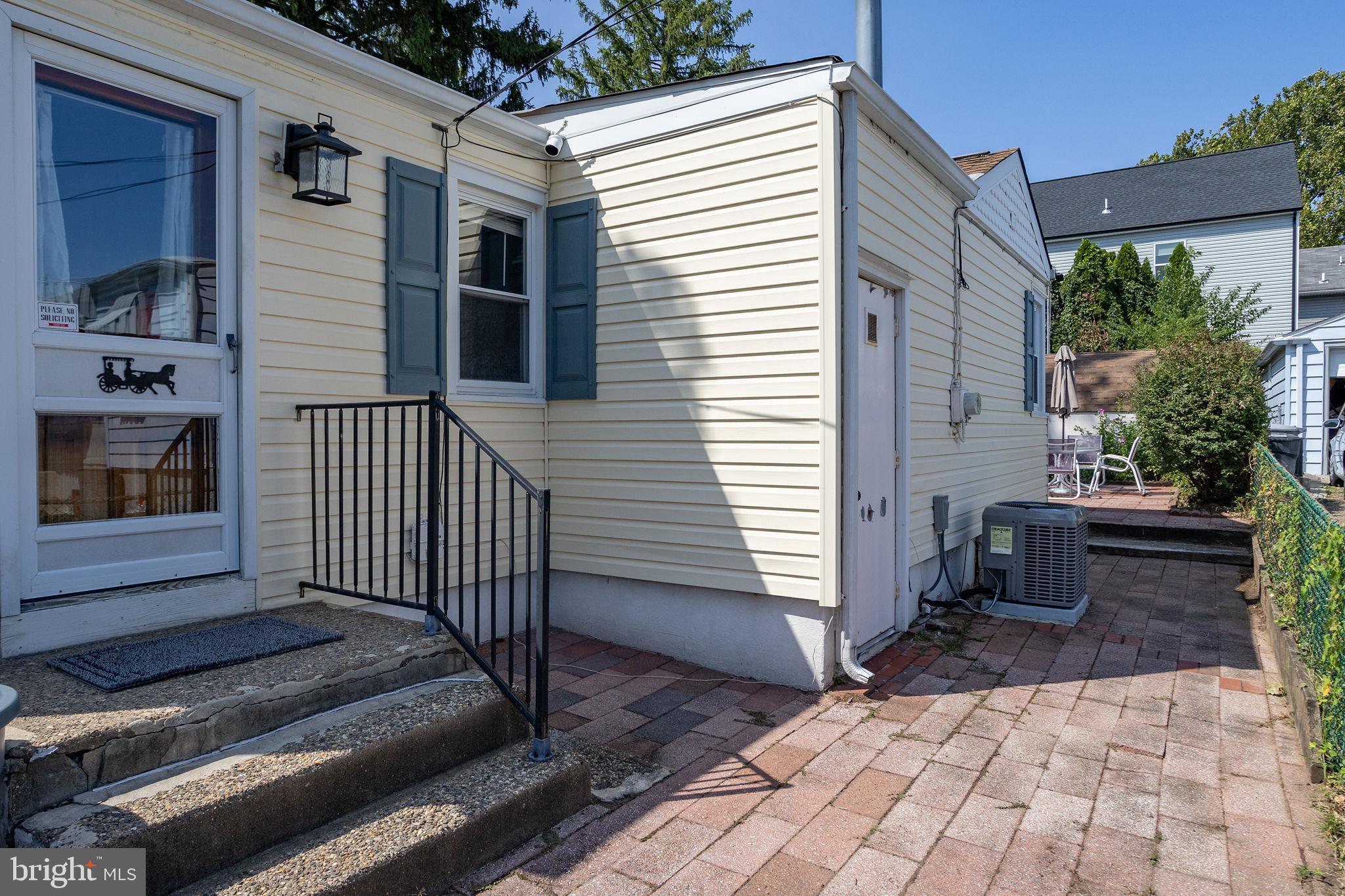 615 Winthrop Ave