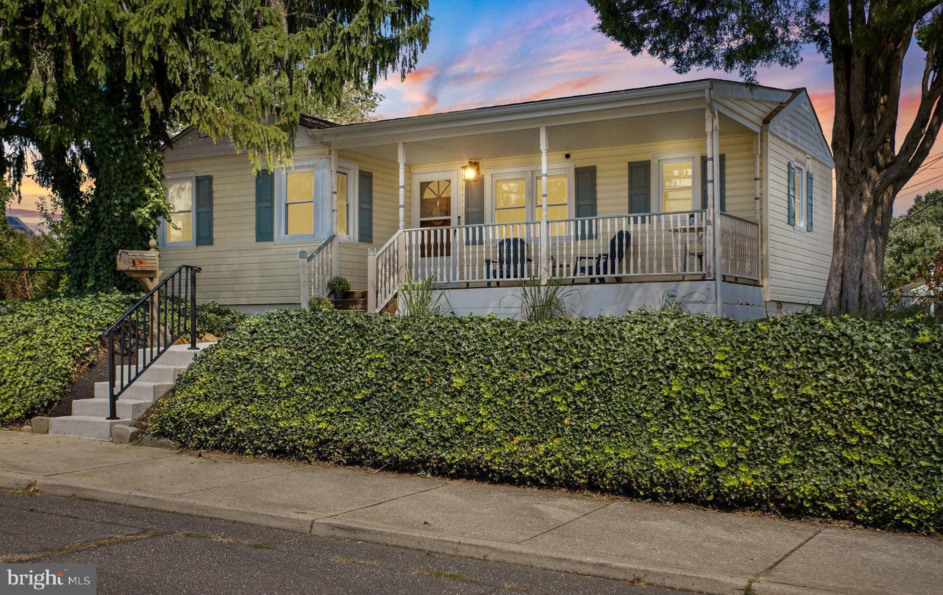 615 Winthrop Ave