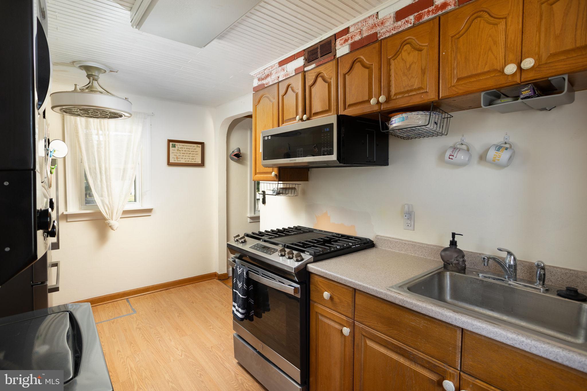 615 Winthrop Ave