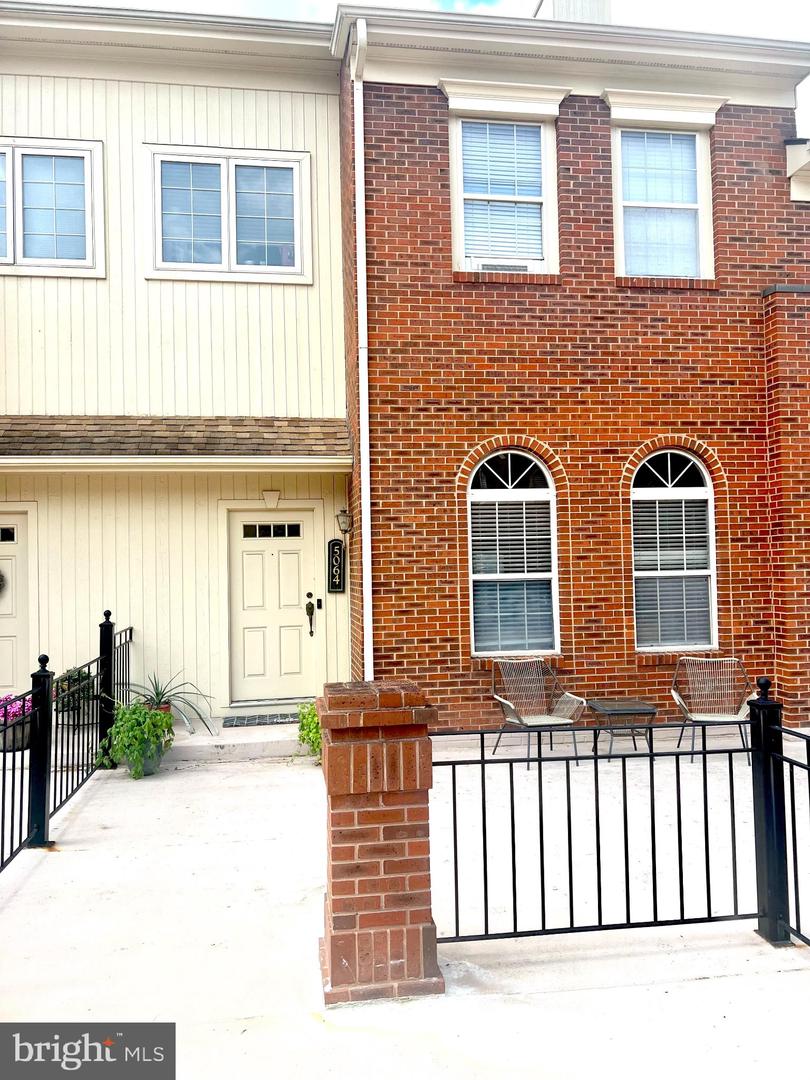 5064 Main St