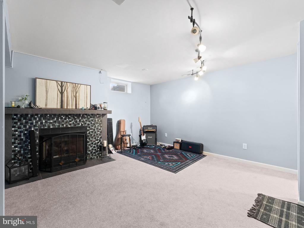 7750 HESSON LANE
