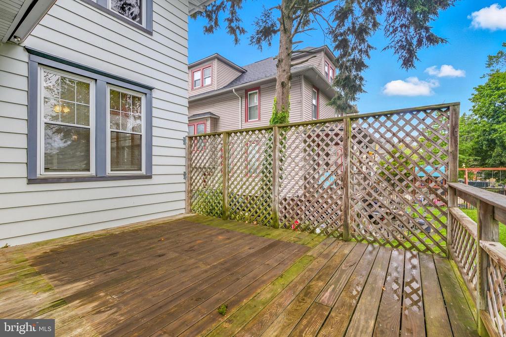 21 ALEXANDER AVENUE