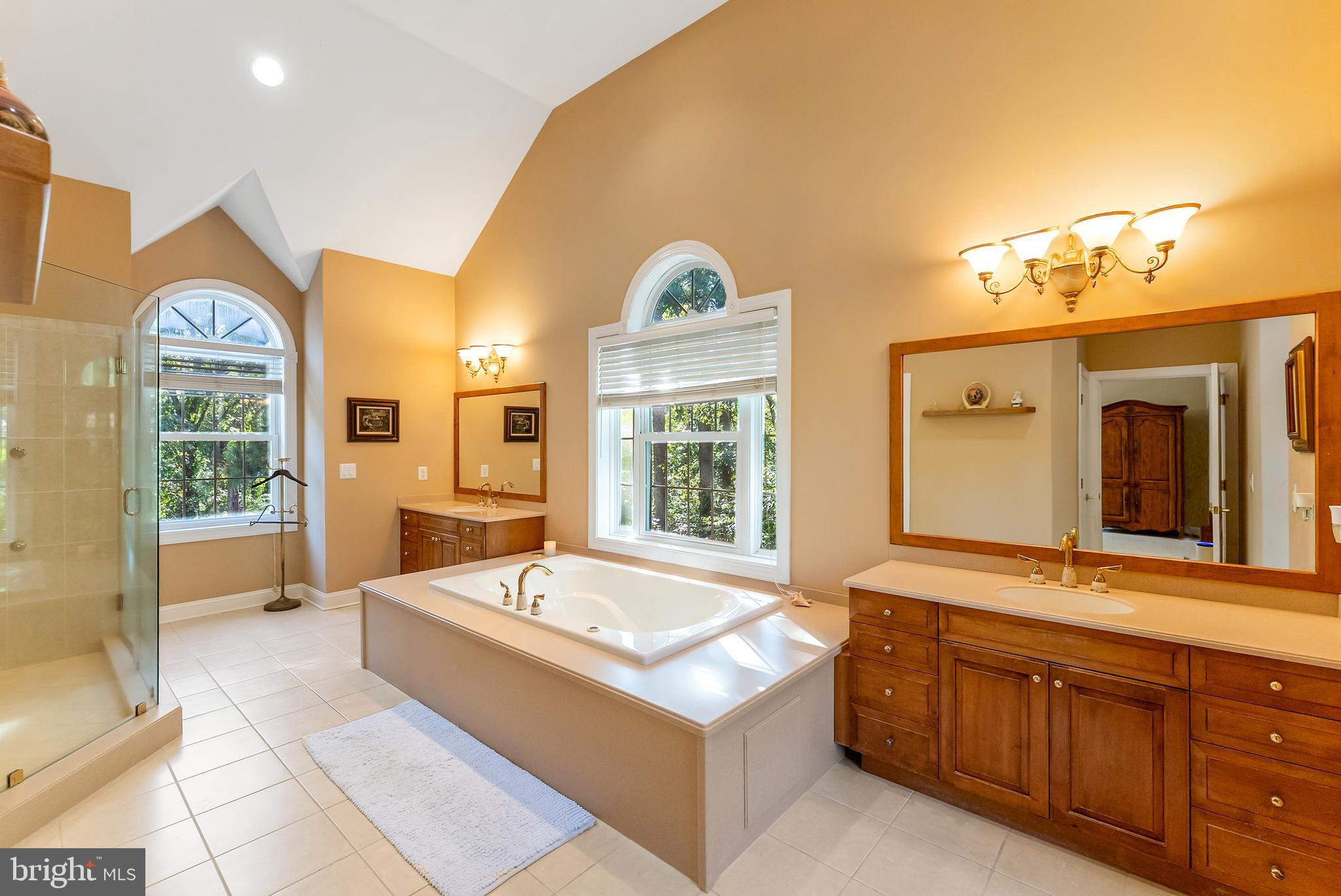 2076 HENDRICKS AVENUE