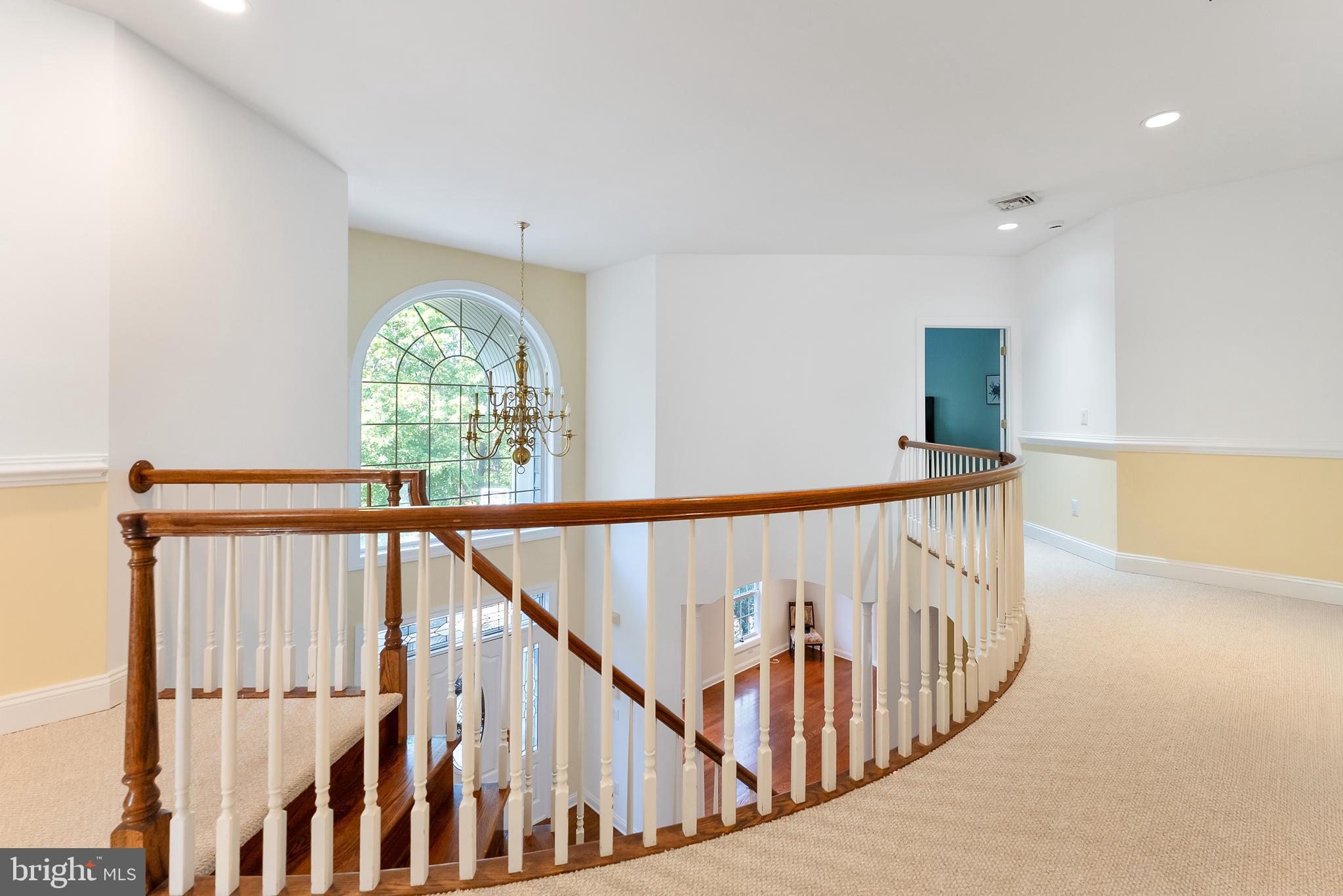 2076 HENDRICKS AVENUE