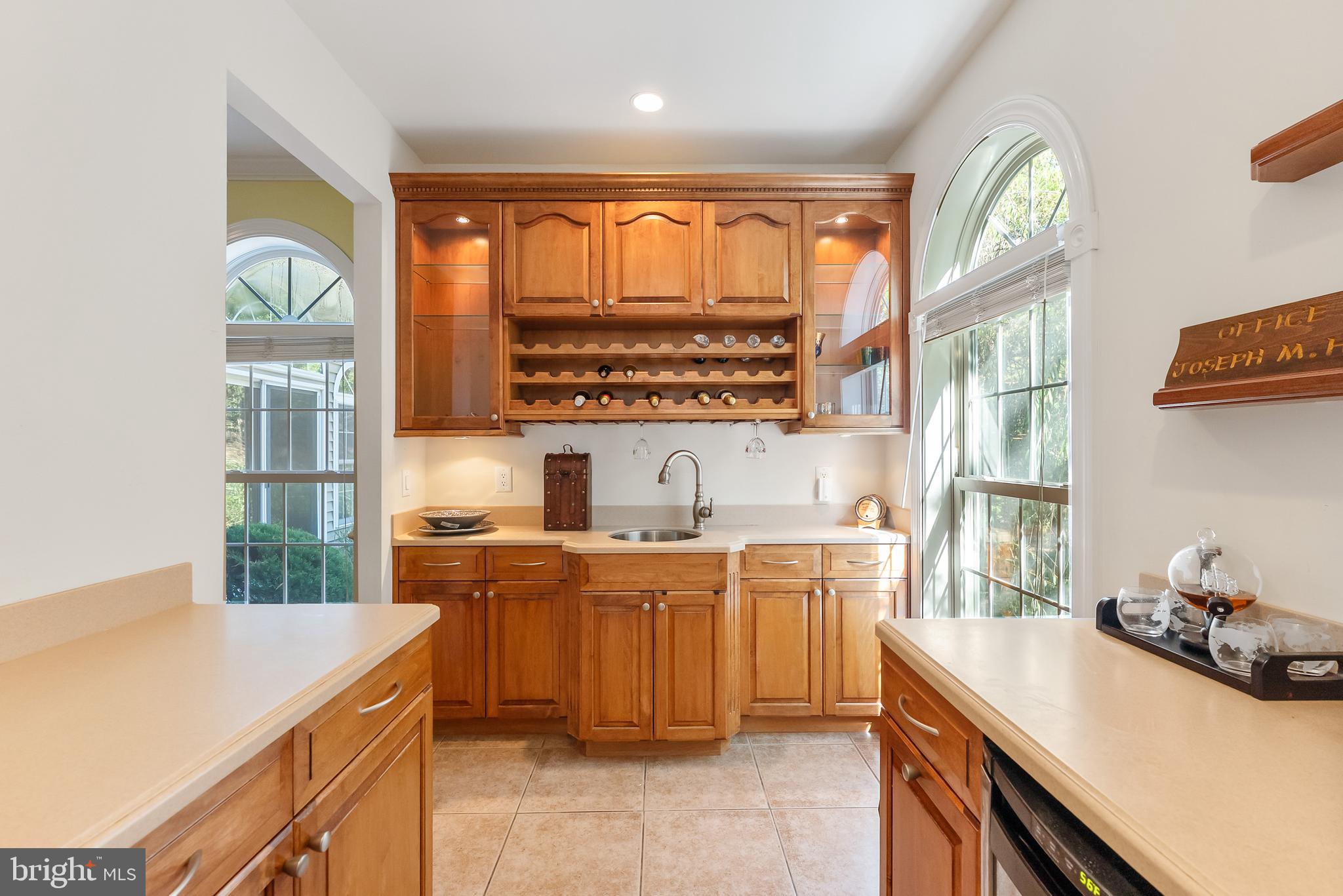 2076 HENDRICKS AVENUE