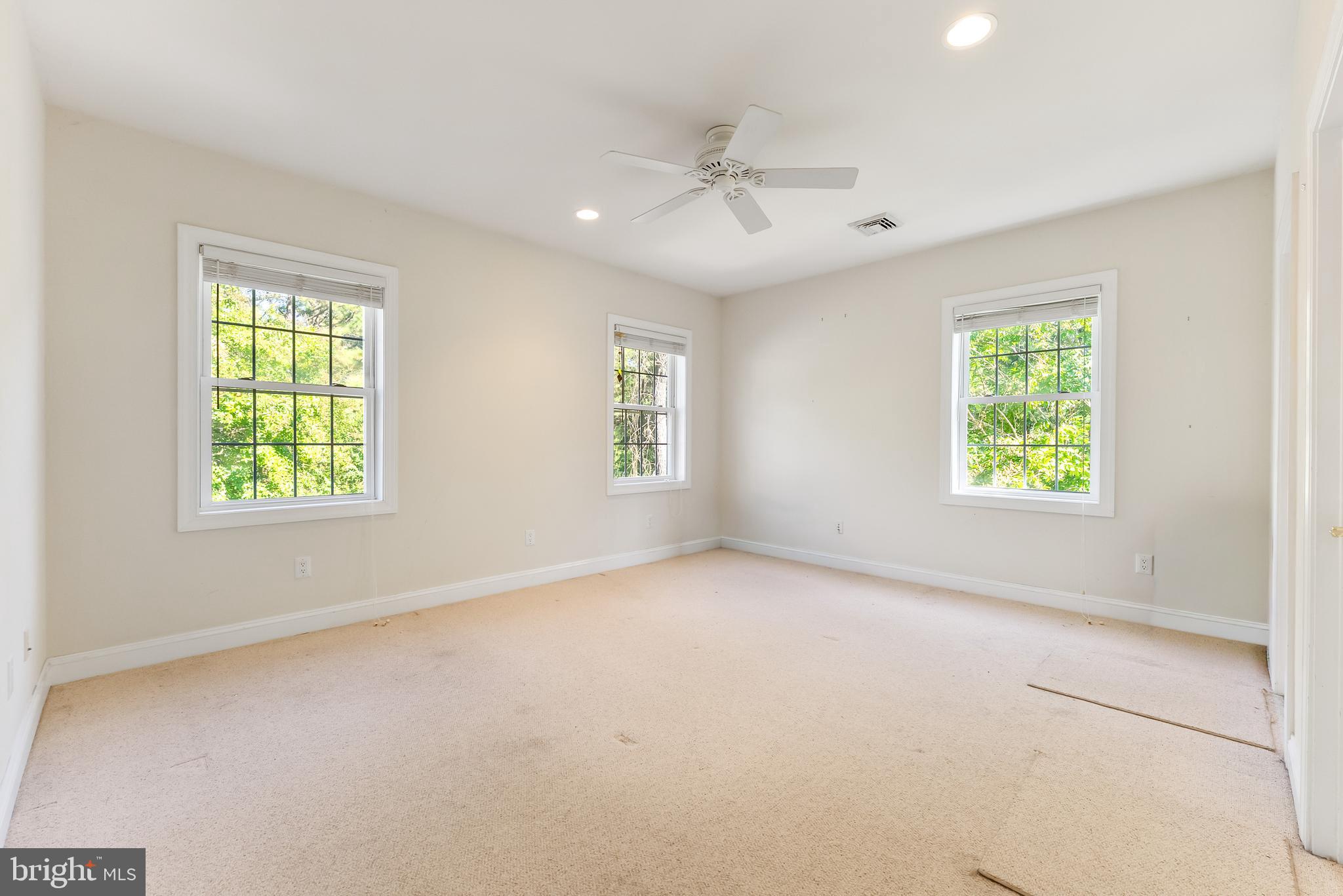 2076 HENDRICKS AVENUE