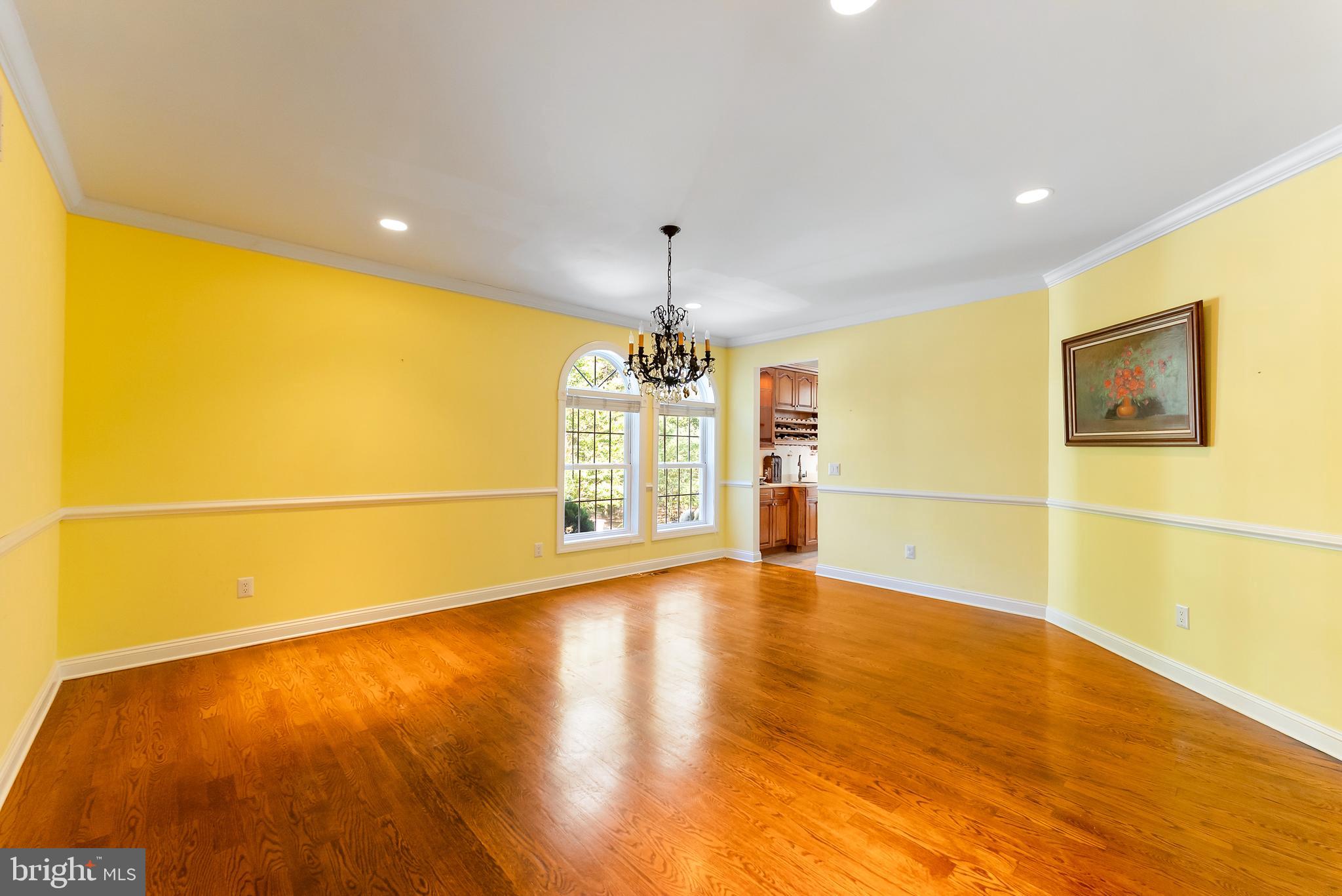 2076 HENDRICKS AVENUE