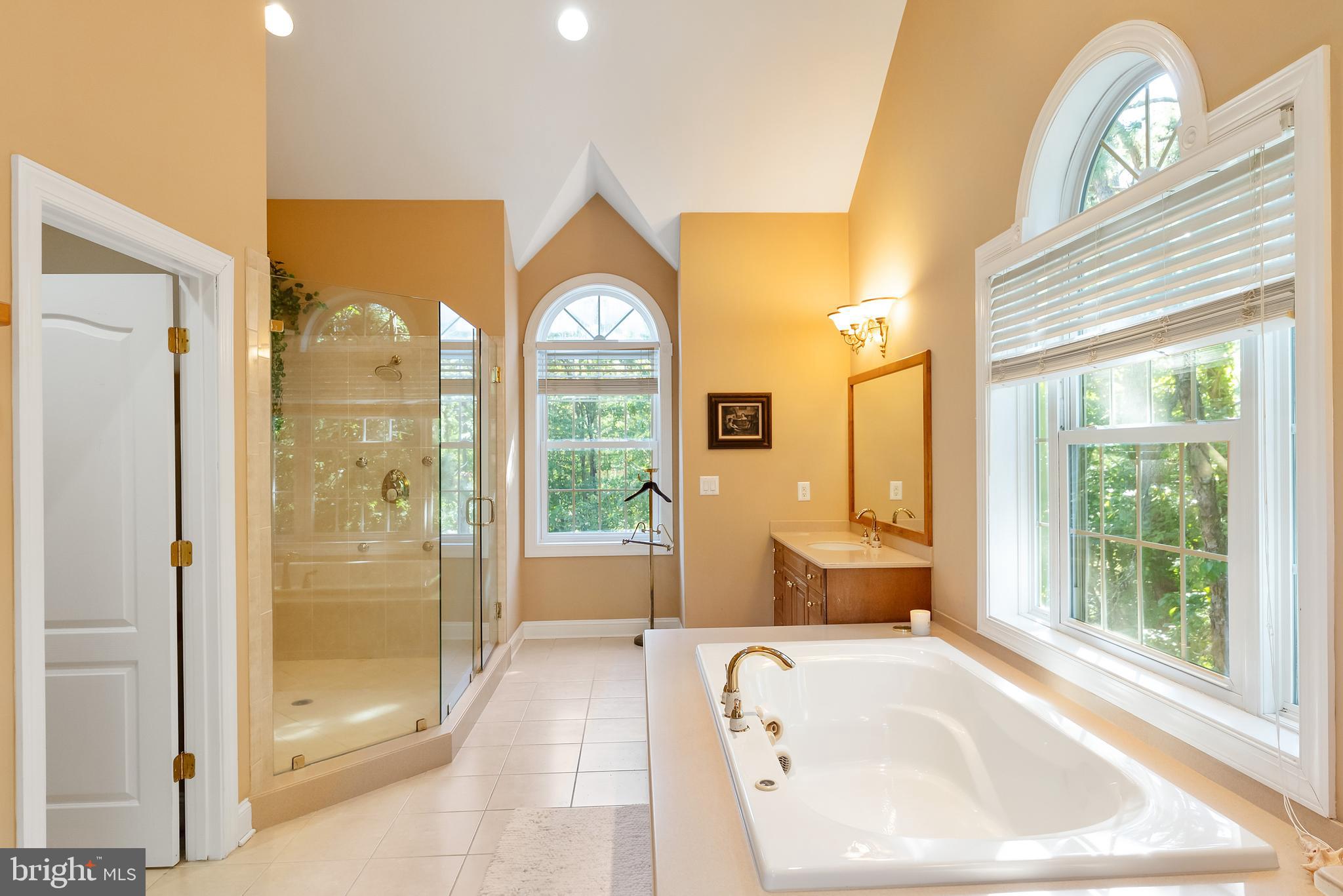 2076 HENDRICKS AVENUE