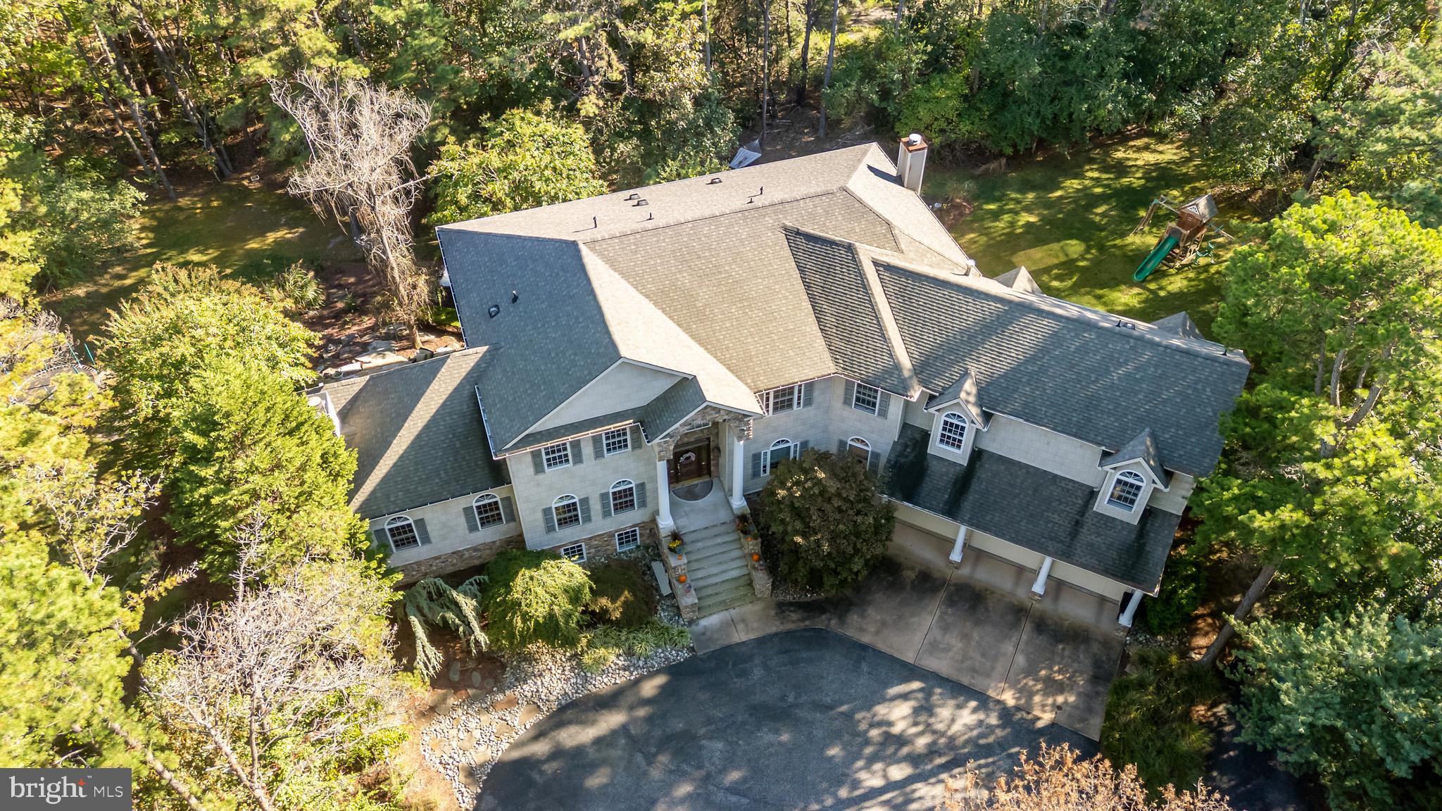 2076 HENDRICKS AVENUE