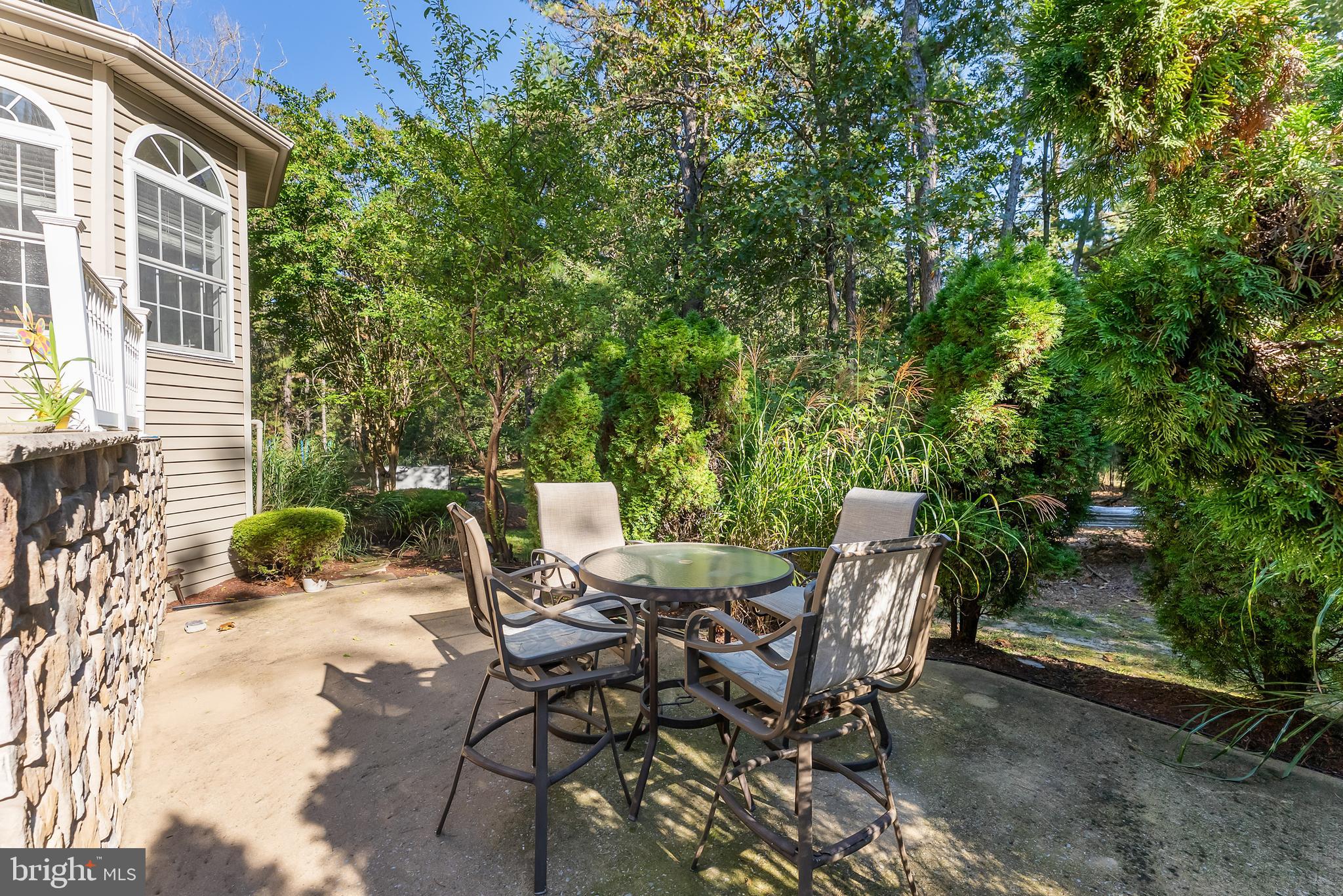 2076 HENDRICKS AVENUE