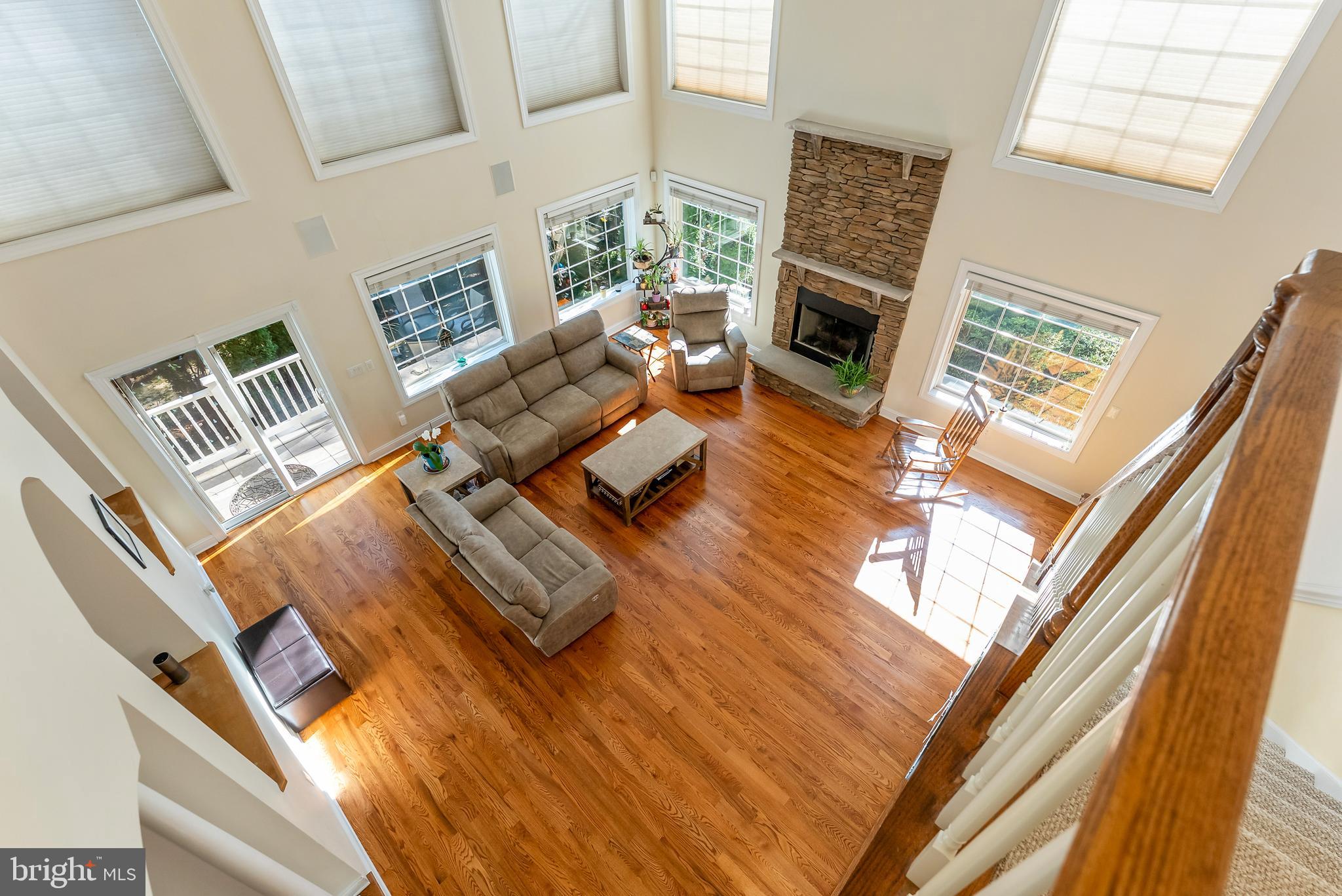 2076 HENDRICKS AVENUE