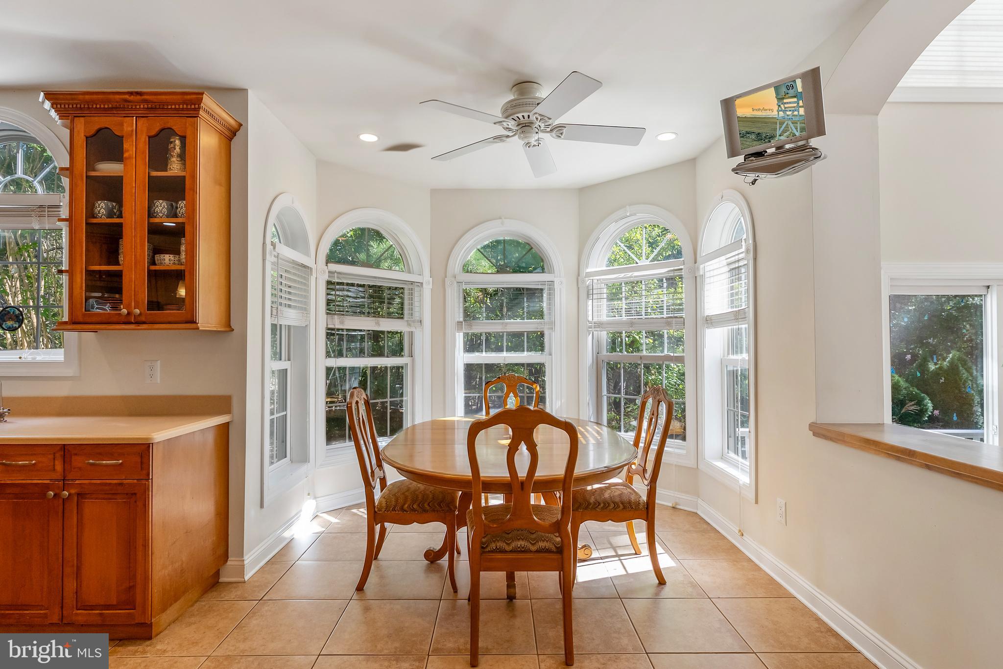 2076 HENDRICKS AVENUE