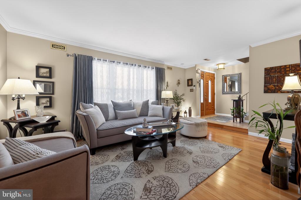 184 PEREGRINE DRIVE